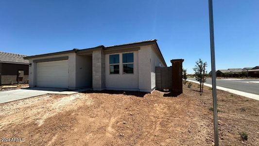 New construction Single-Family house 4111 E Bradford Avenue, San Tan Valley, AZ 85143 Sunflower Homeplan- photo 5 5
