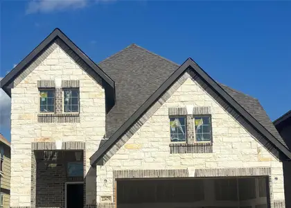 Two-story home with 3 bedrooms, 2.5 baths and 2 car garage