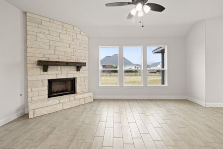 New construction Single-Family house 500 Riverbank Court, Granbury, TX 76049 Concept 2404- photo 18 18