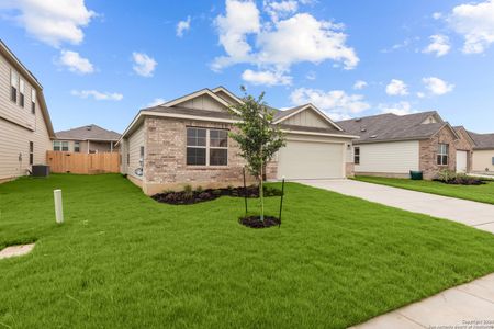 New construction Single-Family house 1148 Water Valley, Seguin, TX 78155 Kingsley - C- photo 1 1
