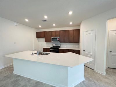 New construction Single-Family house 2107 Katalonia Lane, Fresno, TX 77545 - photo 6 6