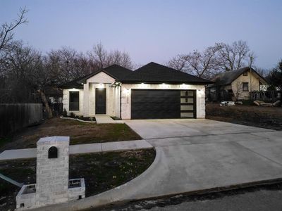 New construction Single-Family house 1004 N Clay Street, Ennis, TX 75119 - photo 28 28