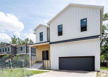 New construction Single-Family house 2227 Saxon Drive, Houston, TX 77018 - photo 0