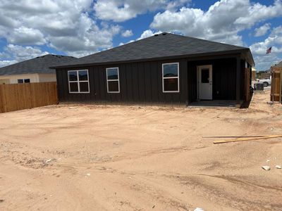 New construction Single-Family house 104 Lazy Lizzy Rd, Jarrell, TX 76537 - photo 3 3