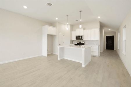 New construction Single-Family house 312 Greenway Drive, Georgetown, TX 78628 Mia- photo 7 7