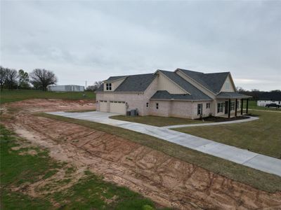 New construction Single-Family house 1036 Bluebonnet Ridge, Weatherford, TX 76087 - photo 2 2
