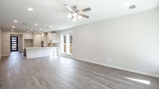 New construction Single-Family house 137 Bauer Loop, Liberty Hill, TX 78642 2570H- photo 4 4