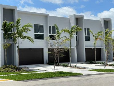 New construction Townhouse house 2275 Se 7Th St, Pompano Beach, FL 33062 - photo 0