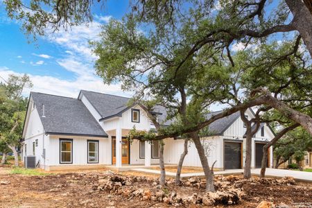 New construction Single-Family house 1084 Cypress Pass Rd, Spring Branch, TX 78070 - photo 1 1