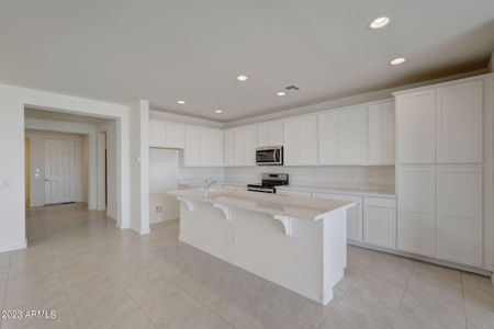 New construction Single-Family house 41112 W Haley Drive, Maricopa, AZ 85138 Villagio Series - Castellano- photo 11 11