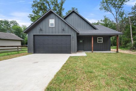 New construction Single-Family house 2013 Wildwood Way, Tool, TX 75143 - photo 1 1