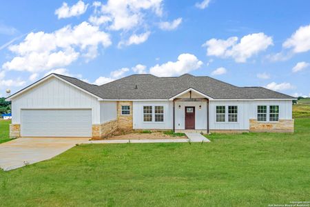 New construction Single-Family house 613 Lakeridge Ln, La Vernia, TX 78121 - photo 28 28
