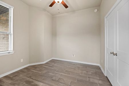 New construction Single-Family house 168 Founders Grove Loop, Willis, TX 77318 - photo 5 5