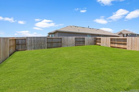 New construction Single-Family house 1745 Kneupper Farm, New Braunfels, TX 78132 - photo 21 21