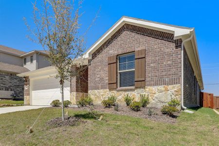 New construction Single-Family house 10928 Elata Drive, Fort Worth, TX 76108 The Fitzhugh- photo 2 2