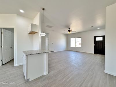 New construction Single-Family house 9240 W Hartigan Lane, Arizona City, AZ 85123 - photo 3 3