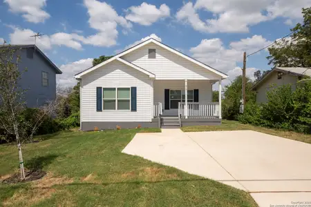 New construction Single-Family house 219 Gray St, San Antonio, TX 78208 - photo 0