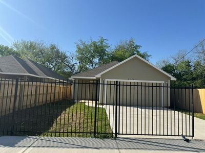 New construction Single-Family house 8026 Ethel Street, Houston, TX 77028 - photo 1 1