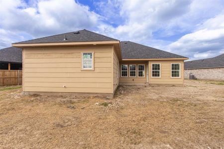 New construction Single-Family house 139 Lampassas Drive, Greenville, TX 75402 - photo 4 4