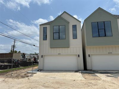 New construction Single-Family house 8403 Pech Landing Drive, Houston, TX 77055 - photo 0 0