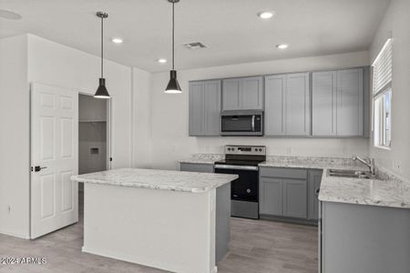 New construction Single-Family house 2694 N Mulberry Place, Casa Grande, AZ 85122 Plan 1708- photo 6 6