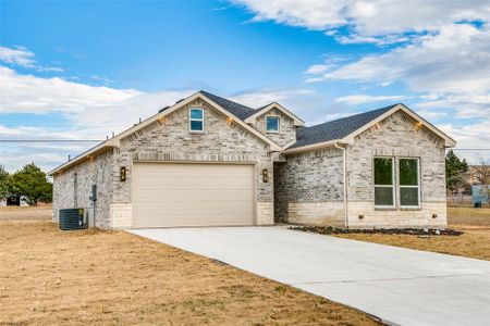 New construction Single-Family house 611 E Wood Dell Drive, Glenn Heights, TX 75154 - photo 1 1