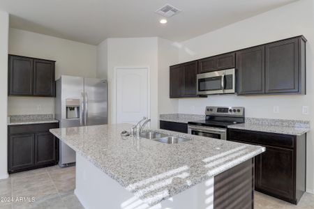 New construction Single-Family house 5292 E Umber Road, San Tan Valley, AZ 85143 - photo 9 9