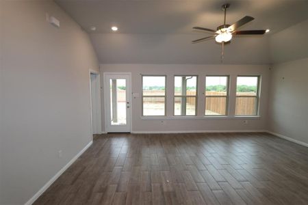 New construction Single-Family house 110 Hudson Lane, Justin, TX 76247 Sheldon - 50' Smart Series- photo 5 5