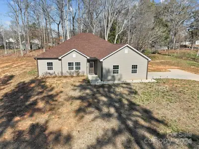 New construction Single-Family house 106 Lafayette Road, Stanley, NC 28164 - photo 3 3