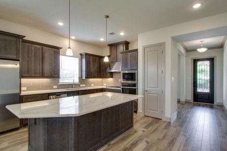 New construction Single-Family house 4609 Beaver Creek Drive, Arlington, TX 76005 - photo 4 4