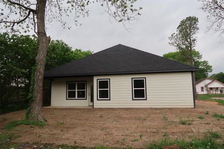 New construction Single-Family house 1312 S Clements Street, Gainesville, TX 76240 - photo 6 6