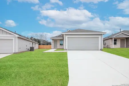 New construction Single-Family house 9233 Luciano Place, Seguin, TX 78155 Collier- photo 18 18
