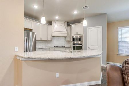 New construction Single-Family house 1012 Wasatch Court, Burleson, TX 76028 - photo 12 12