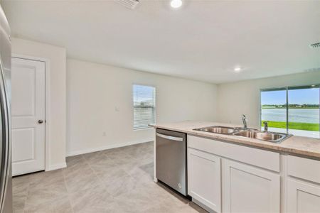 New construction Single-Family house 5552 Logan Cave Avenue, Wimauma, FL 33598 - photo 8 8