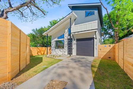 New construction Single-Family house 1101 1/2 Linden St, Unit 2, Austin, TX 78702 - photo 0