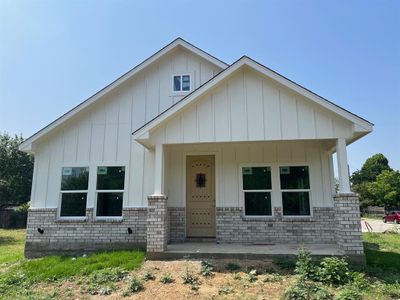 New construction Single-Family house 215 Noble Avenue, Everman, TX 76140 - photo 0 0