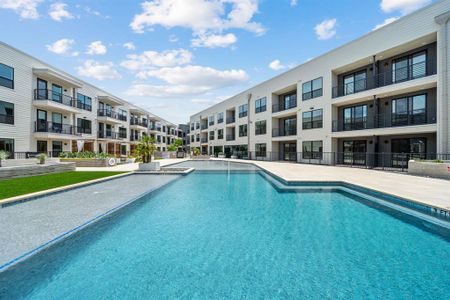 Parkside at Mueller's stunning pool and amenity deck.