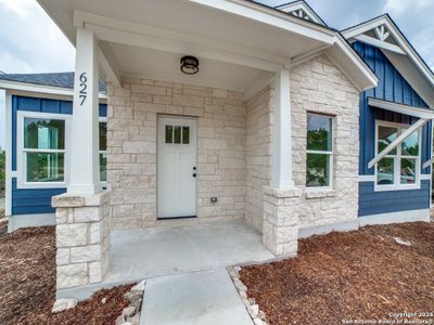 New construction Single-Family house 627 Indian Trl, Spring Branch, TX 78070 - photo 1 1