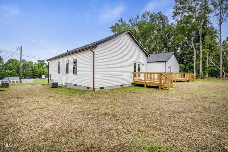 New construction Single-Family house 227 W Martin Street, Benson, NC 27504 - photo 21 21