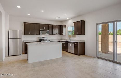 New construction Single-Family house 10830 W Chipman Road, Tolleson, AZ 85353 - photo 4 4