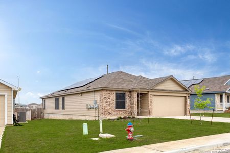 New construction Single-Family house 2918 Shore Lark, New Braunfels, TX 78130 Huxley- photo 1 1