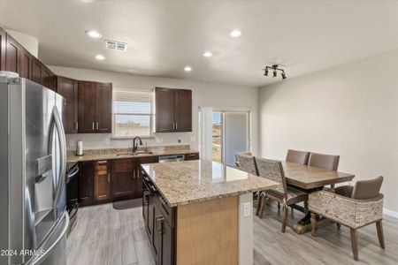 New construction Single-Family house 28402 N 221St Avenue, Wittmann, AZ 85361 - photo 4 4