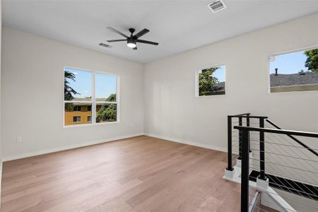 New construction Single-Family house 3613 Munson St, Austin, TX 78721 - photo 22 22