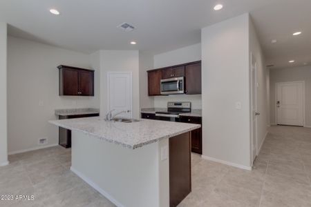 New construction Single-Family house 17870 N Salerno Drive, Maricopa, AZ 85138 Justin- photo 3 3
