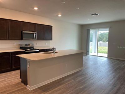 New construction Single-Family house 9216 Rally Spring Loop, Wesley Chapel, FL 33545 - photo 7 7