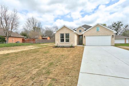 New construction Single-Family house 104 Creekview Drive W, Red Oak, TX 75154 - photo 1 1