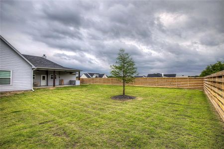 New construction Single-Family house 3460 Meadow View Lane, Greenville, TX 75402 - photo 32 32