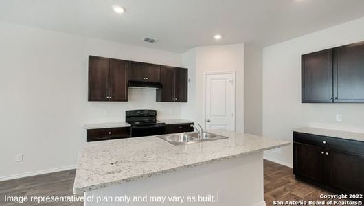New construction Single-Family house 109 Middle Green Loop, Floresville, TX 78114 - photo 6 6