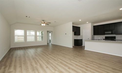 New construction Single-Family house 32311 River Birch Lane, Waller, TX 77484 Landmark Series - Paramount- photo 7 7