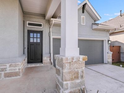 New construction Single-Family house 122 Cibolo Creek Loop, Bastrop, TX 78602 - photo 1 1